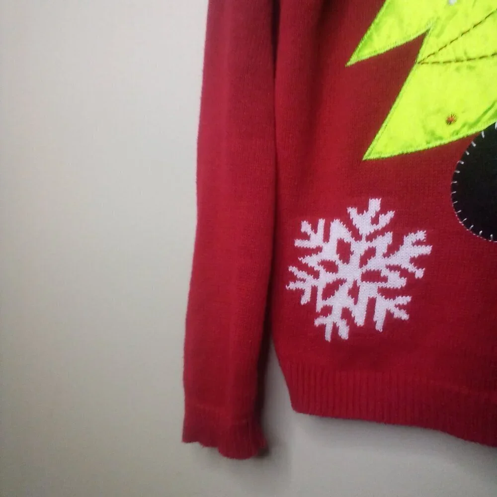Retro Threads Sweater Christmas Holiday S Women  Long Sleeve Tree Stocking